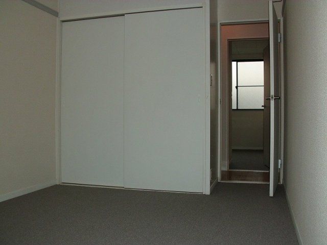 ベッドルーム