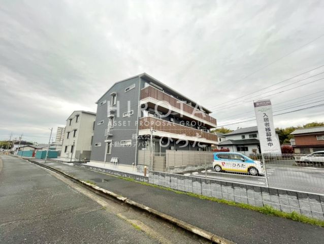 北九州市立本城中学校(910m)