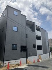 青葉と春色のフェリーチェの外観画像