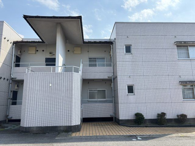 朝菜ハイツの外観画像