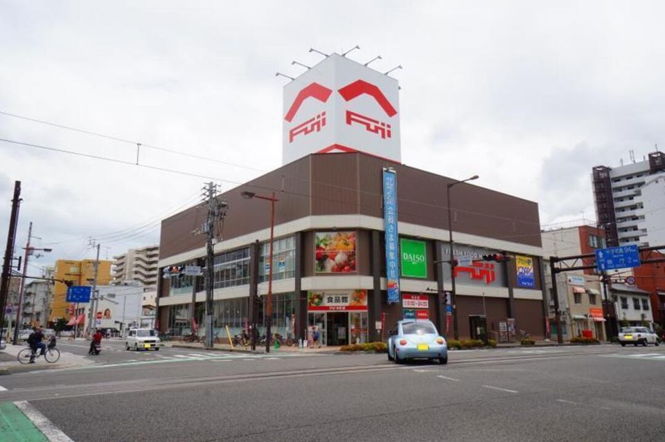 近くに施設あり