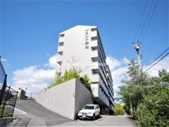 Gran Pino 春日の外観画像