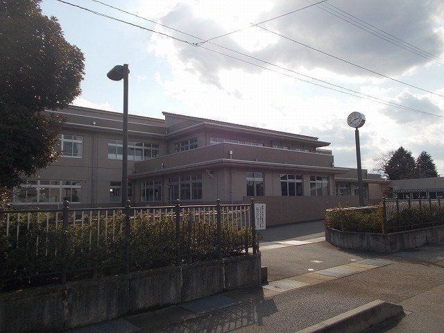 岩瀬小学校まで300m