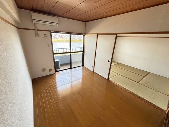 ベッドルーム