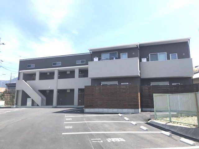 Lindy Tonnoの外観画像