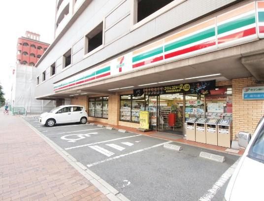 セブンイレブン(100m)