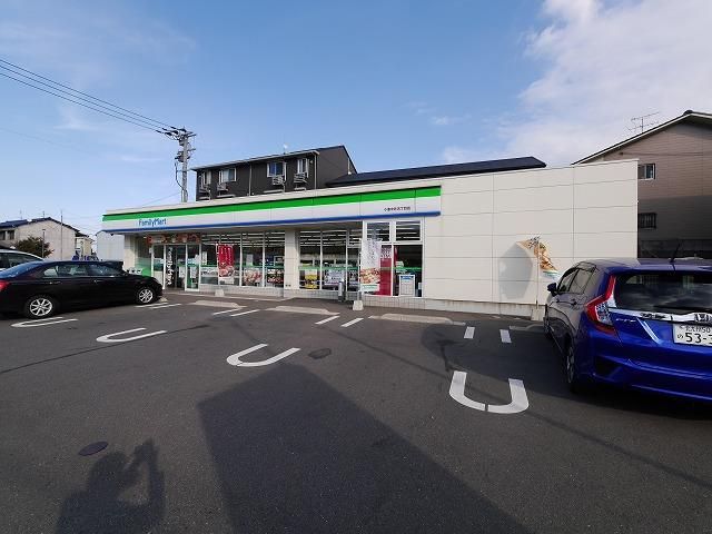 ファミリーマート/小倉中井五丁目店 (23m)