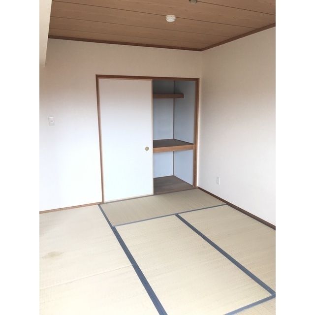 ベッドルーム