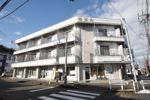 若ビルの外観