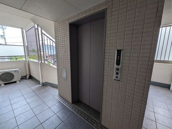 ロビー