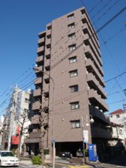 ルーブル旗の台の外観画像