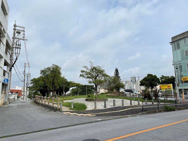 近くに施設あり