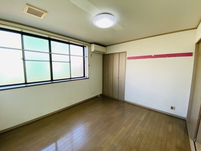 ベッドルーム