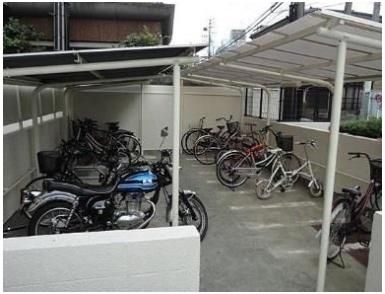 近くに施設あり