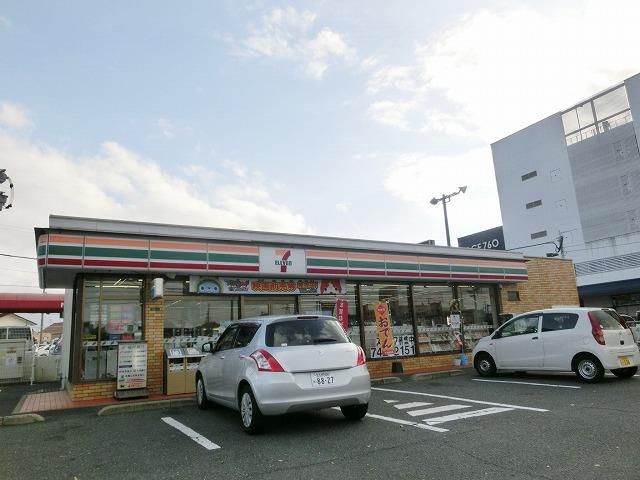 セブン‐イレブン/若松高須東4丁目店(593m)