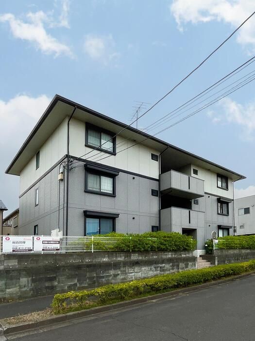 ハイカムール駒形の外観画像
