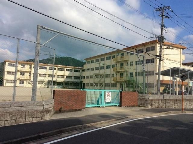 長行小学校(240m)