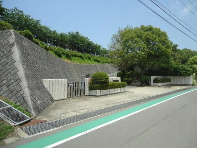 水巻南中学校(450m)
