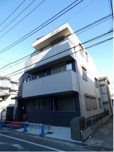 セレナウエストの外観画像