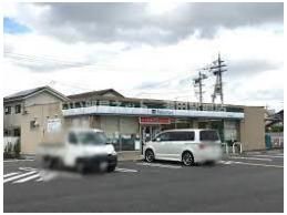ファミリーマート草津団地前店（コンビニ）まで828m