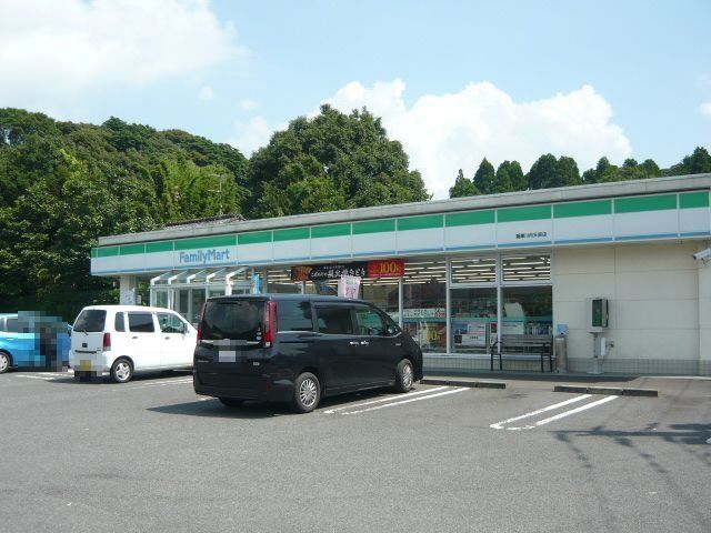 ファミリーマート薩摩川内天辰店まで1100m