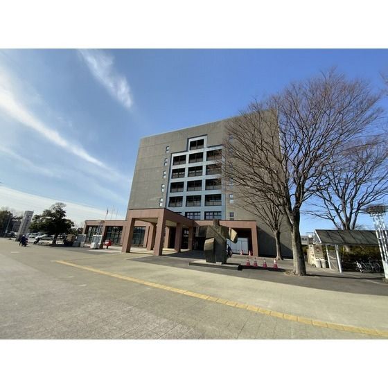 役所「海老名市役所まで880m」