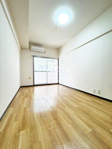 ミニストップ八幡八千代店 (304m)