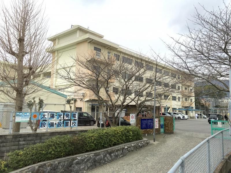松ヶ江中学校(850m)