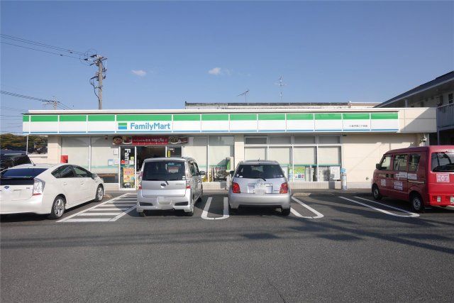 ファミリーマート 小倉中貫二丁目店(120m)