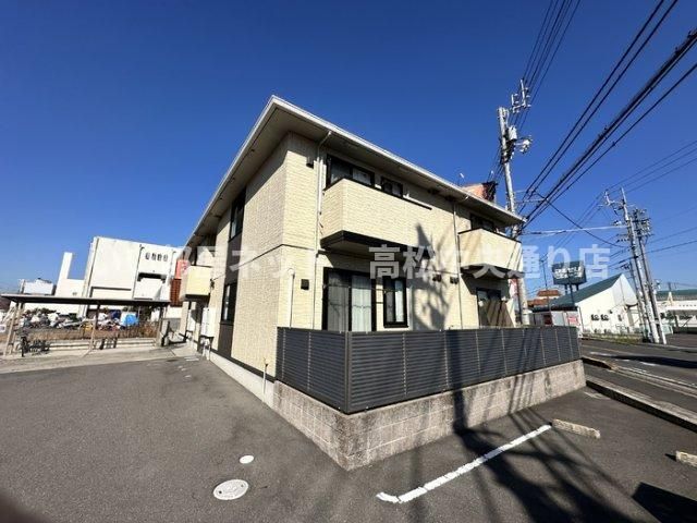 アヴァンサール 優の外観画像