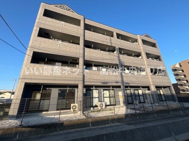 ロイヤルコーポ中川の外観画像
