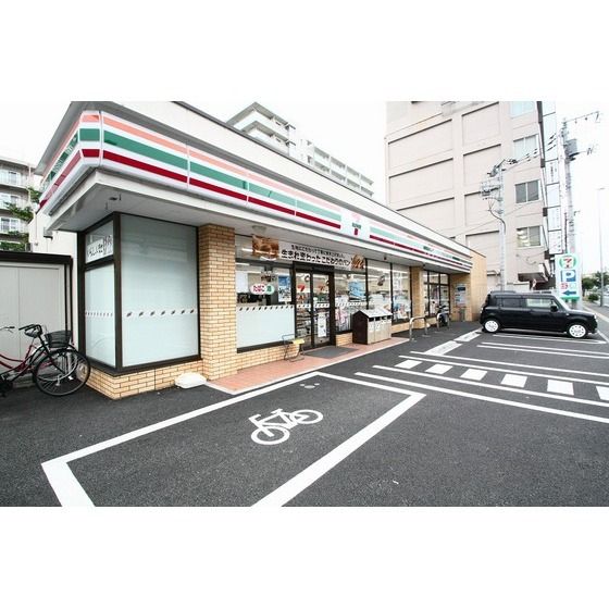 コンビニ「セブンイレブン厚木水引店まで190m」