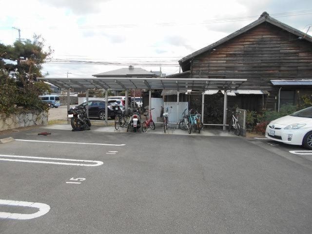 近くに施設あり