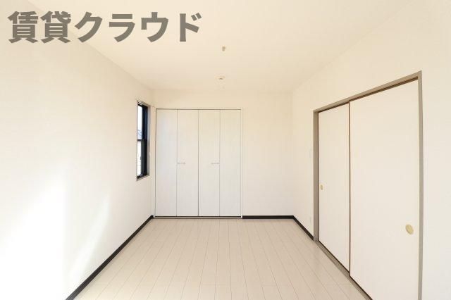 ベッドルーム