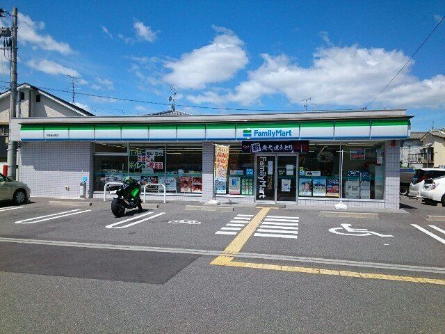 ファミリーマート様まで500m