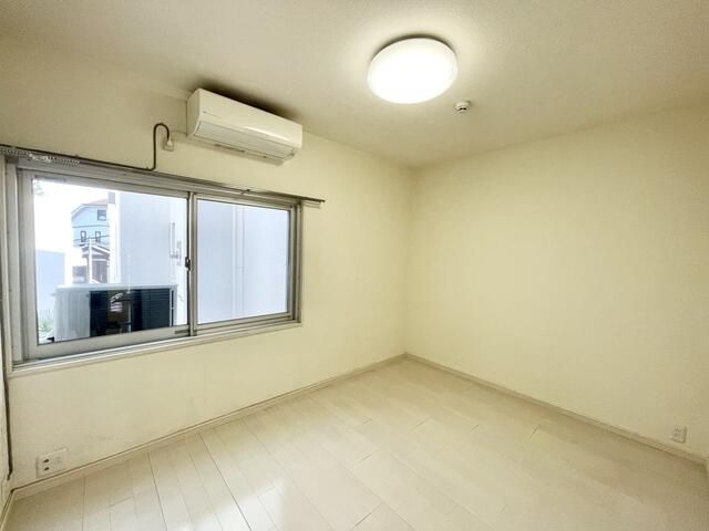 ベッドルーム