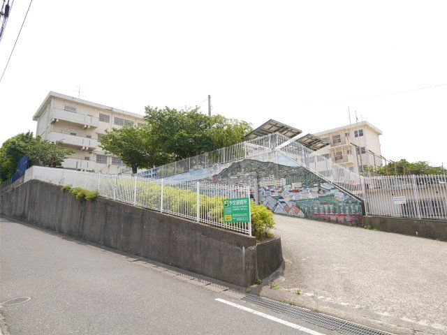 横代小学校(350m)