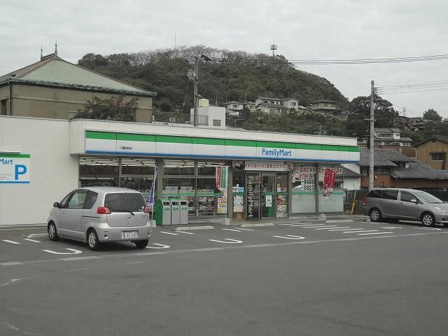 ファミリーマート/八幡田町店 (250m)