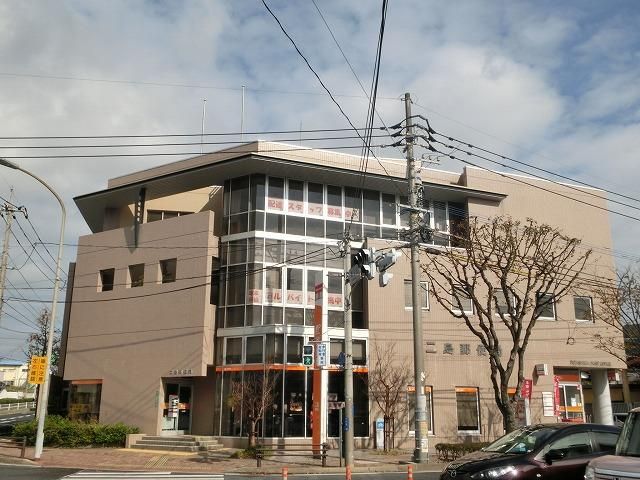二島郵便局(653m)