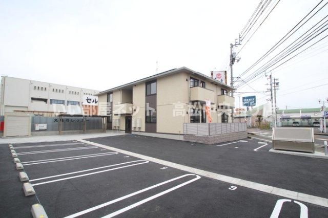 アヴァンサール 優の外観画像