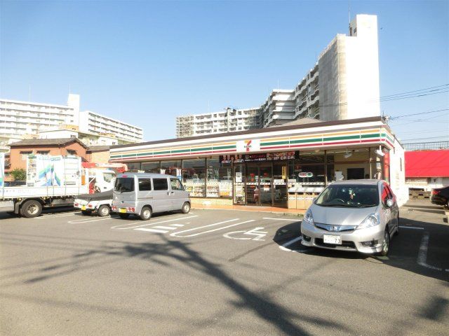 セブンイレブン(324m)