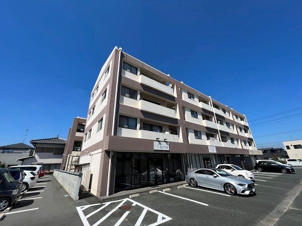 小豆餅クローバービルの外観画像