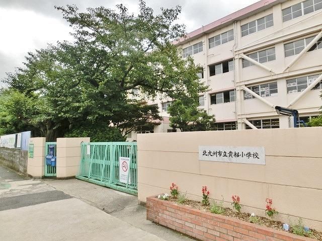 貴船小学校(388m)