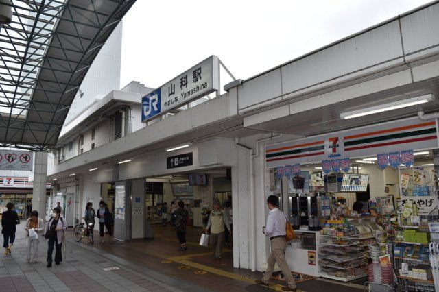 近くに施設あり