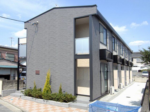 レオパレスカンポディフィオーリの外観画像