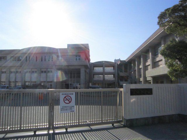 黒崎中学校(1280m)