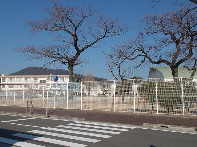 南方小学校まで300m