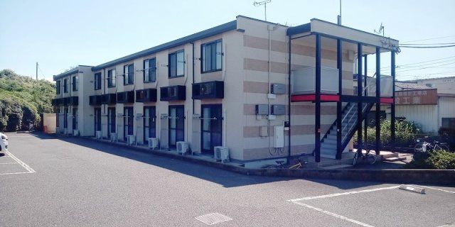レオパレスコンクエスト下小塙の外観画像