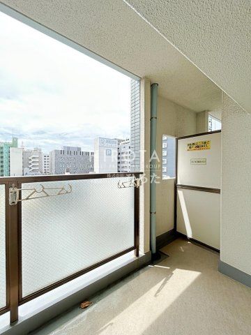 商工組合中央金庫北九州支店 (142m)