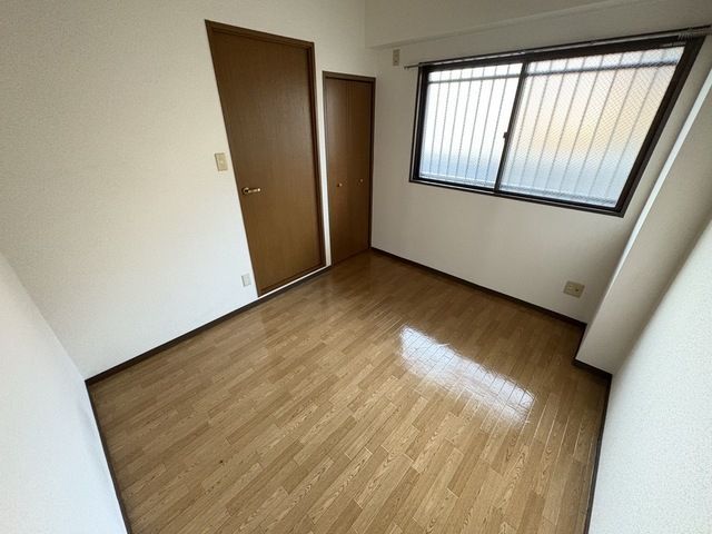 ベッドルーム